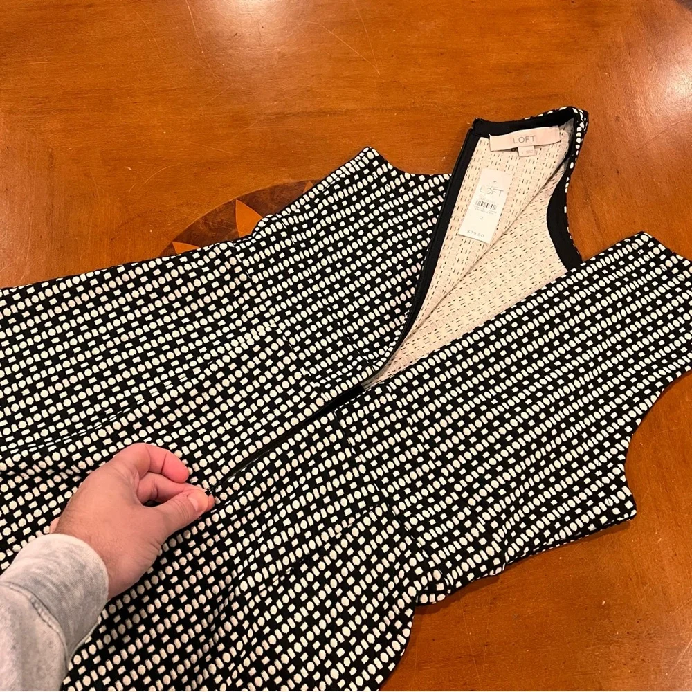 NEW $80 Ann Taylor LOFT Sleeveless Knee-Length Fit & Flare Dress Black Geo Print - Picture 9 of 16